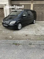  1 Mercedes  vino