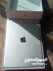  4 ايباد 9 الي مشتريه 3شهور فقط معو كل أغراضو ولا فات محل صيانه كلشي شغال 100٪