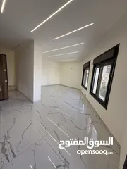  7 شقه طابق أول م 144متر  للبيع بسعر مميز في جبيهه حي المنصور مقابل جامع خديجه أم المؤمنين