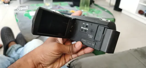  1 Sony Handycam AVCHD with inbuilt projector