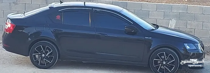  1 سكودا اوكتافيا. 2017 مميزة حرق