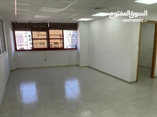  7 مكتب واسع وسط مدينة رام الله للايجار