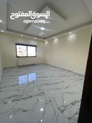  14 شقه فاخره للبيع بسعر حرق في الجندويل 200م طابق أول من المالك مباشره