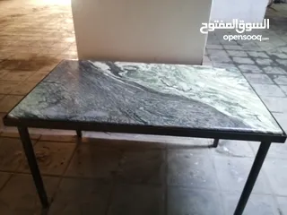  2 طاوله مستعمله للبيع