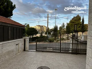  7 شقة أرضية مدخل مستقل للايجار / جزء من فيلا