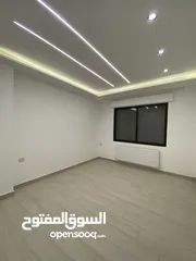  20 بسعر مميز جداا  شقة ارضية 215 م وتراس 50 م على طريق المطار حي الصحابه بسعر مغري جدا