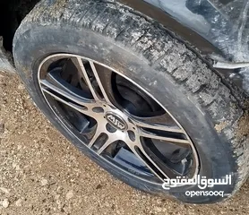  10 جنطين  17 جنط منهم فوزن مسستم و الجنط الثاني وزو ياباني