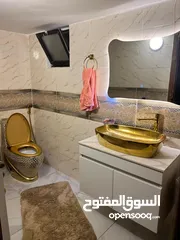  9 شقه سوبر ديلوكس في الجاردنز للبيع الشقه تستحق المشاهده للبيع المستعجل المنطقه جدا مرغوبه