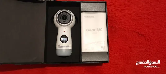  2 Samsung camera gear 360