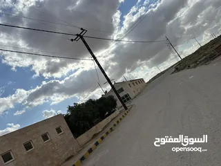  11 مجمع تجاري وطابق سكني  مساحة البناء الأرضي (المجمع) 400م مربع والطابق الأول (سكني) 150م مربع