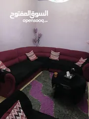  1 طقم كنب بحاله ممتازه مع لوازمها