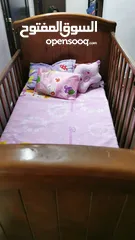  2 تخت اطفال خشب زان وكاله للبيع مع فرشه وكاله