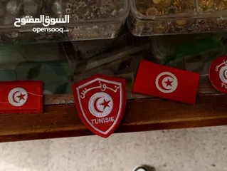  4 علمات تونس