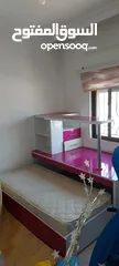  2 تخت مع مكتب عدد 2 مع فرشات