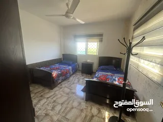  22 شيليه و مزرعة  للبيع او للايجار