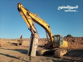  14 بلدوزر D8L +لودر 470 +حفارة 450 +حفارة 300 للإيجار