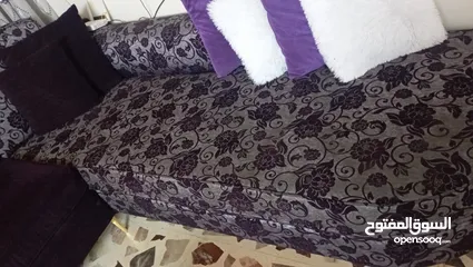  1 كنبيات  معيشة مستعمل للبيع بحالة جيدة خشب سويد واسفنج ضغط عالي عمان  كنبيات مستعملة للبيع