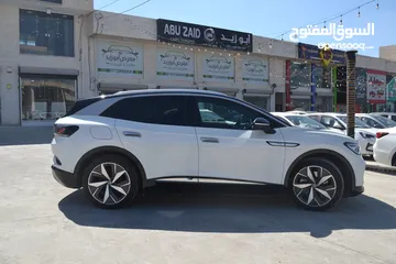  3 VOLKSWAGEN ID.4 CROZZ  PRO BIANO BLACK  2023 لون لؤلؤي فحص كامل