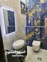  18 شقه ثالث فني 220 م دوبلكس مع رووف جنوب بوابه اللوازم لجامعه اليرموك خلف صيدليه الرازي