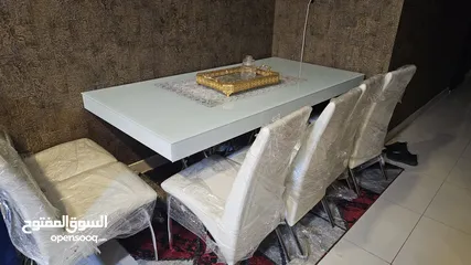  1 dinning table