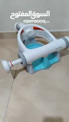  1 مقعد إستحمام بيبي أوروبي بحالة الوكاله