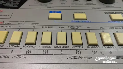  3 جهاز KORG DDM-220 هو من أشهر آلات الطبول الرقمية القابلة للبرمجة التي أُطلقت في الثمانينيات.