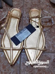  11 ملابس للبيع