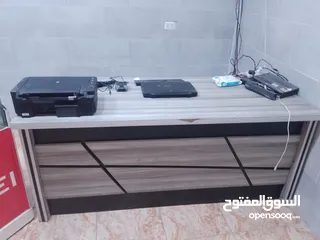  8 بضاعة محل إتصالات
