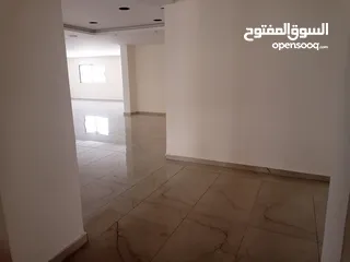  12 طابق كامل للأجار تجاري/ صناعات خفيفه مقابل مخابز جواد على الأتوستراد مباشره