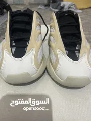  2 700 v3ييزى