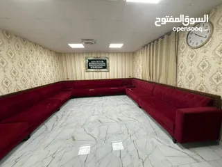  2 كنبات (7قطع) + (2كورنر)