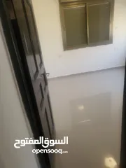  6 شقه طابق أول غير مفروشة للايجار 2000 شيقل في المصيون
