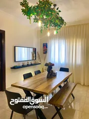  28 قطع من الخشب الطبيعي فاخرة في عنا كل الاحجام