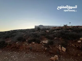  5 ارض للبيع بسعر مغري صالحه للزراعه والبناء ولكل شيء