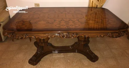  5 للبيع طاولة سفرة (1) و طاولة سفرة طول (1) و طاولة سفرة مربع (2)