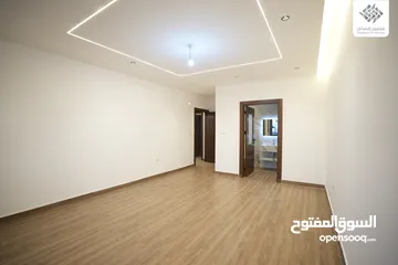  16 شقة فخمة للبيع طابق ثالث مع رووف دوبلكس في ارقى مناطق شفا بدران مساحة 228 متر داخلي