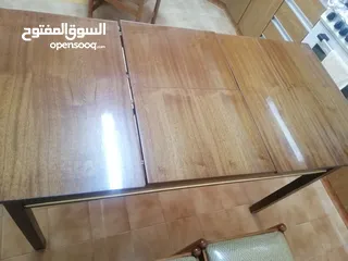  4 للبيع ثلاث تريات وطاوله مطبخ