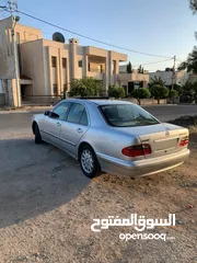  4 مرسيدس E200 classic موديل 2000