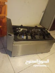  2 غاز إمبيرو  نظيف. شمعتين. لهبه قويه وضعيفه.