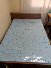  1 تخت للبيع مستعمل خفيف