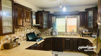  5 شقه للبيع قرب عين منجد قيادة الشرطه