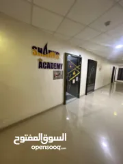  9 يوجد مساحة في مكتب للايجار  تصلح لجميع الاستعمالات