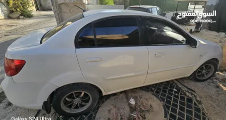  3 كيا ريو 2011