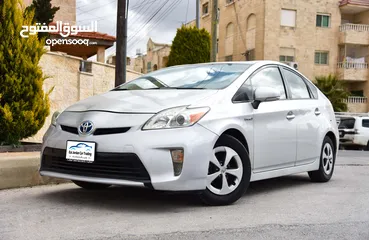  1 تويوتا بريوس هايبرد بحالة الشركة Toyota Prius Hybrid 2015