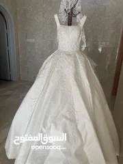  3 فستان زفاف مع جيبون وطرحة