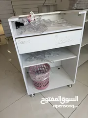  8 للجادين فقط!!!!!! ديكور محل ويصلح لمنزل خزائن بيضاء،  للبيع بسعر مغري الموقع تلاع العلي