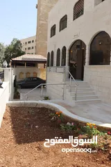  23 فيلا/بيت للبيع من ثلاث طوابق مساحة البناء 700متر مربع مساحة الارض600م2