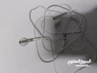  2 سماعة صوت واضح ونقي وعالي جدا من ماركة creative للبيع