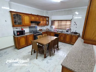  5 شقة للبيع مساحة 185م موقع مميز