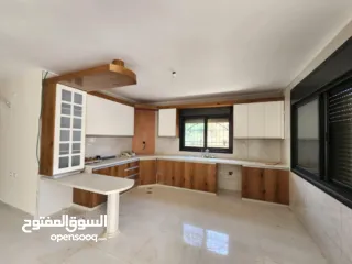  11 فلل للبيع  في منطقة سردا